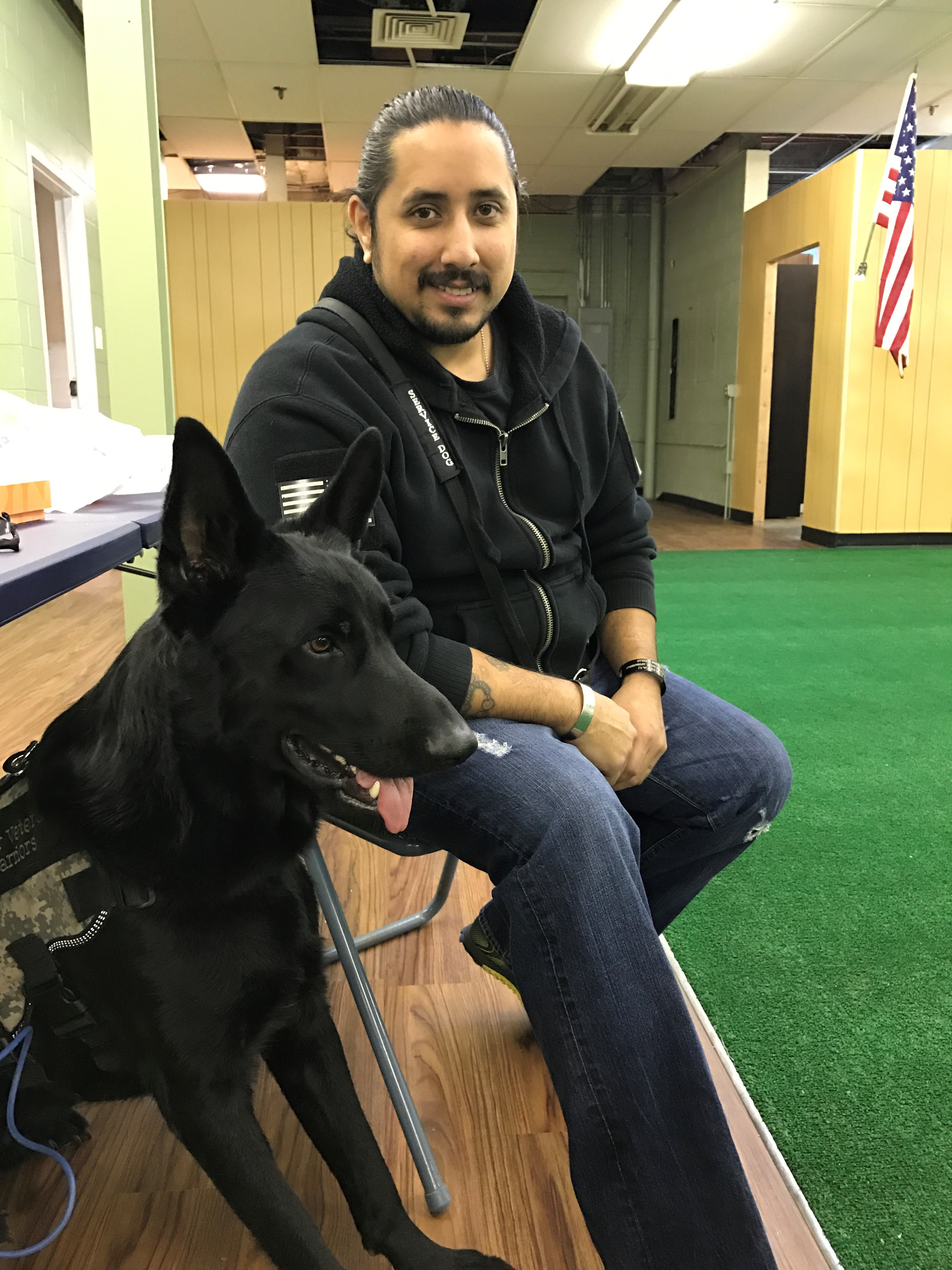 Army Veteran, Fernando Salcedo with his dog Tango (WBBM/Lisa Fielding)