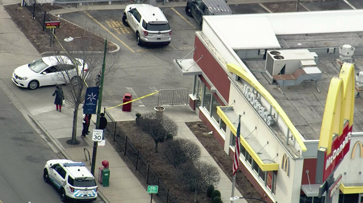 Man Wounded In Shooting At Mcdonald S On South Cottage Grove Cbs