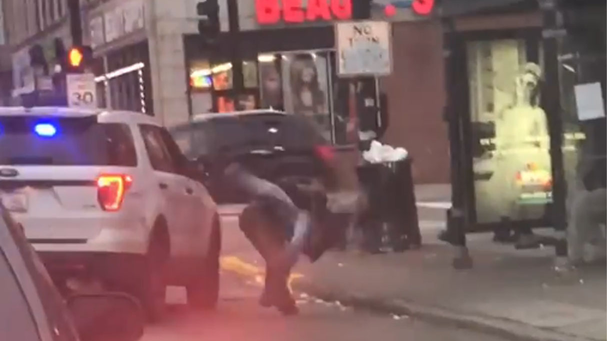 Video Shows Officer Tossing Man To Ground On 79th Street Cbs Chicago