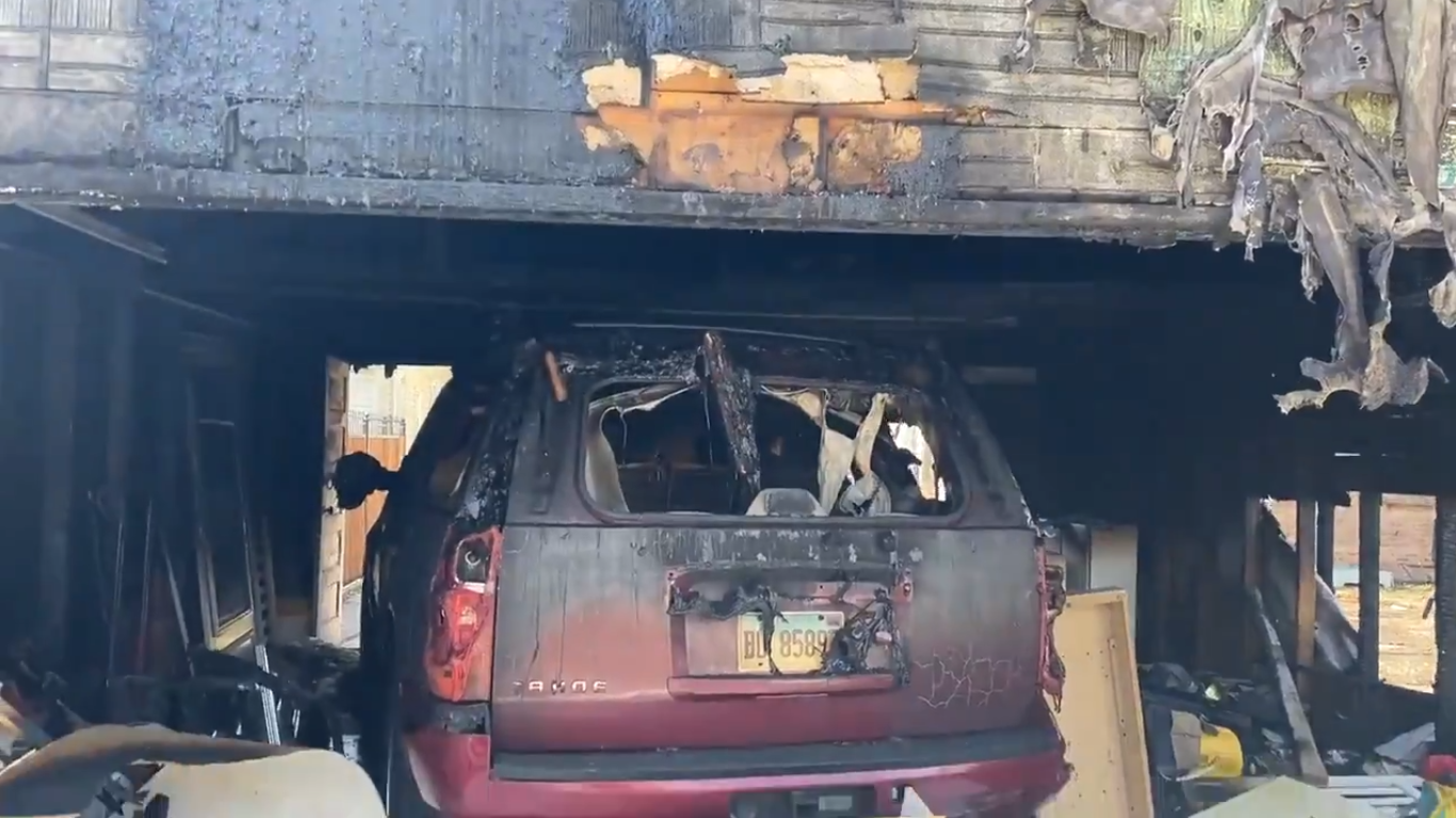 Garbage Can Fires Spread To Garages, Utility Poles In Hegewisch; Police Say It Was Arson – CBS Chicago