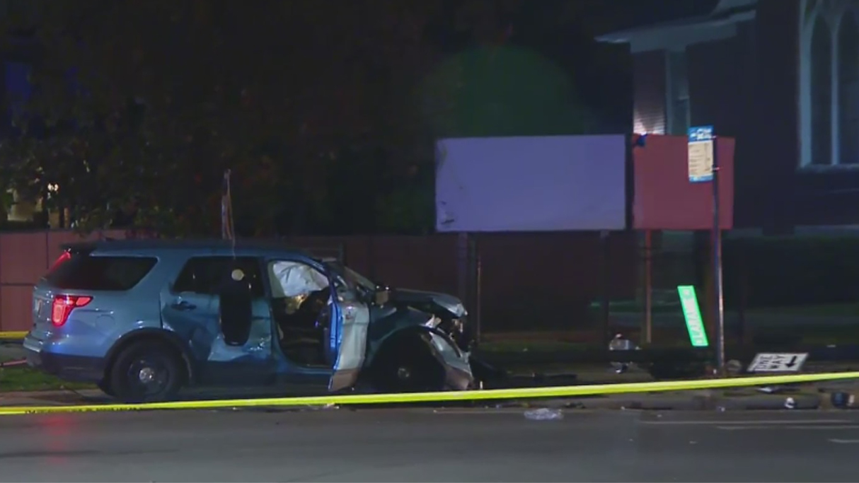3 Officers Injured When Car Slams Into Chicago Police Suv In South Austin Cbs Chicago